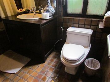 Hotel Tri Yaan Ros Colonial House