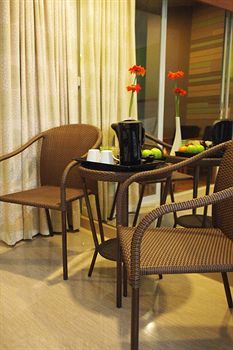 Long Beach Cha Am Hotel