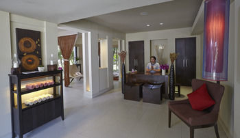 Woodlands Hotel And Resort
