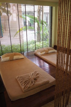 Woodlands Hotel And Resort