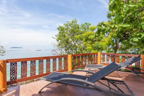 Hotel Phi Phi Natural Resort