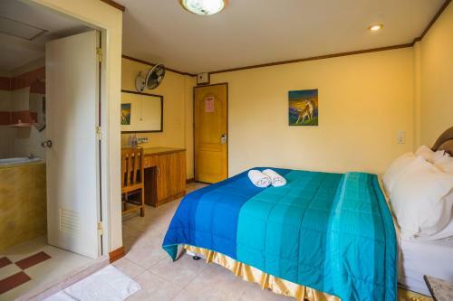 Hostal The Britannia