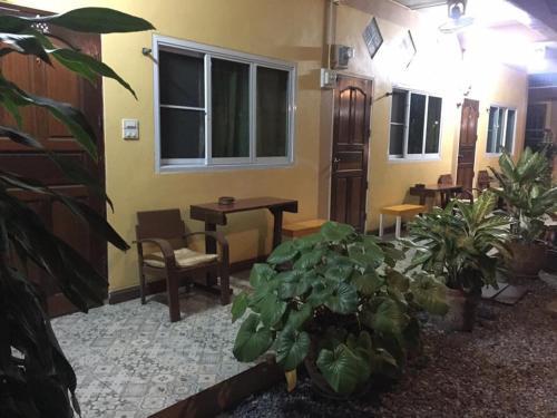 Hostal Baan Bussara