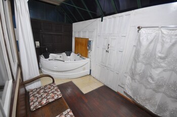 Hotel The Sixty At Ayutthaya