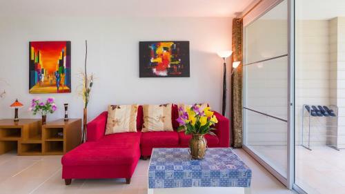 Apartamentos Baan Poolom Beachfront Condominium
