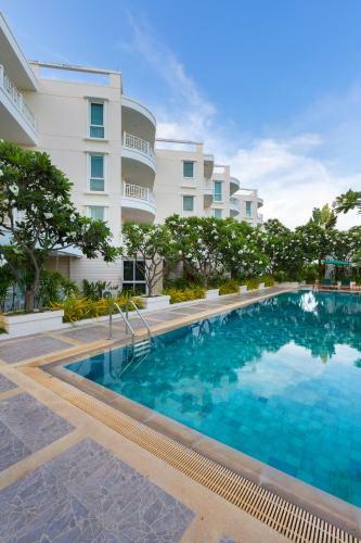 Apartamentos Baan Poolom Beachfront Condominium