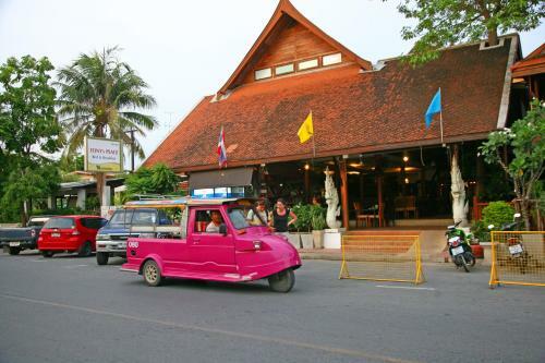 Tony's Place Bed & Breakfast Ayutthaya Thailand