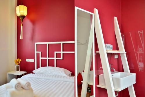 Hostal The Rommanee Classic Guesthouse