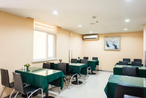 Hotel Hanting Express Shanghai Maoming Road