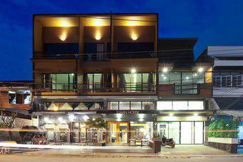 Hostal 3laanhouse