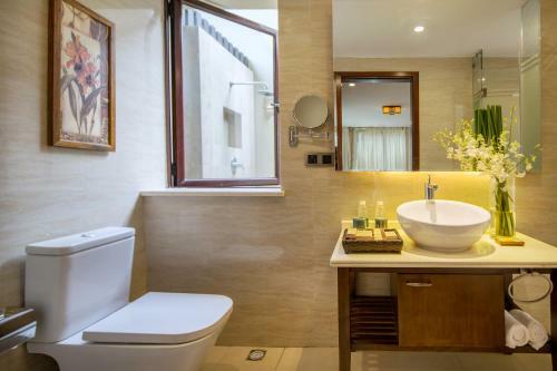 Hotel Yalong Bay Villas & Spa