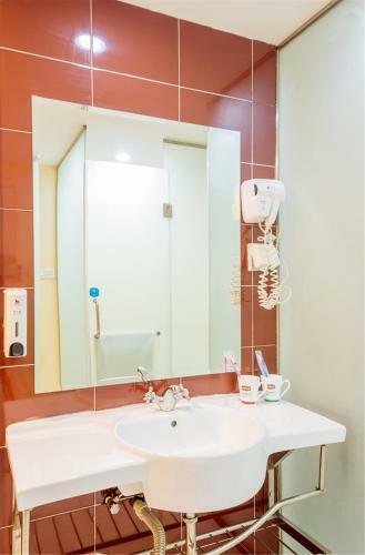 Hotel Hanting Express Shanghai Lujiazui Oriental Pearl Tower