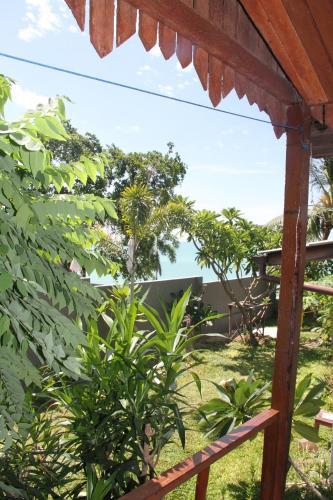 Hostal The Boardroom Beach Bungalows