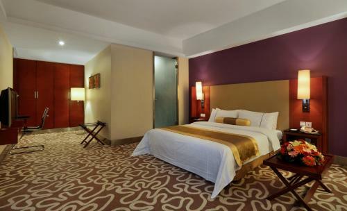Shenzhen Caa Holy Sun Hotel, Luohu Railway Station