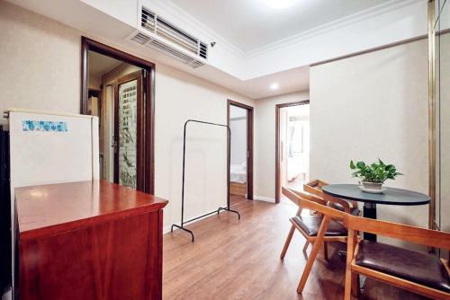 Shenzhen Style Apartment