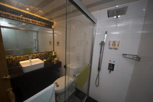 Shenzhen Kaili Hotel, Guomao Shopping Mall