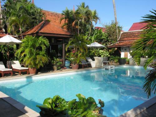 Hotel White House Beach Resort And Spa