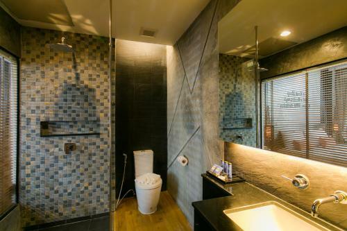 Hostal The House Patong
