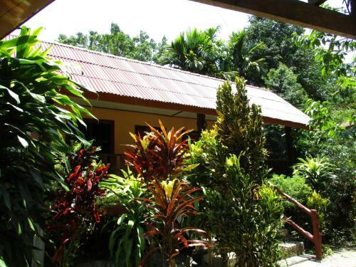 Hostal Khaosok Island Resort