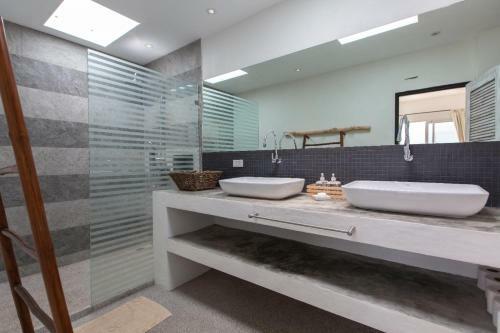 Eden Beach Villas