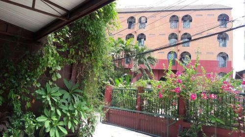 Aparthotel Baankhunmae Apartment