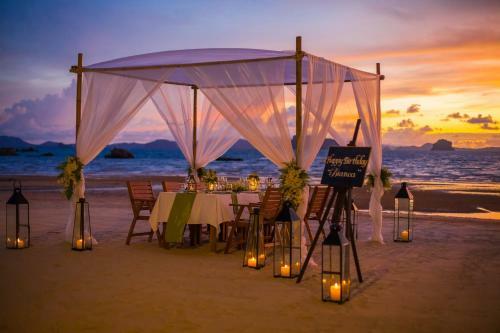 Hotel Tup Kaek Sunset Beach Resort-sha Plus