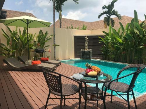 Plunge Tropical Villa
