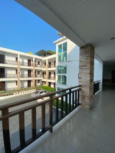 Mm Hill Koh Samui Hotel