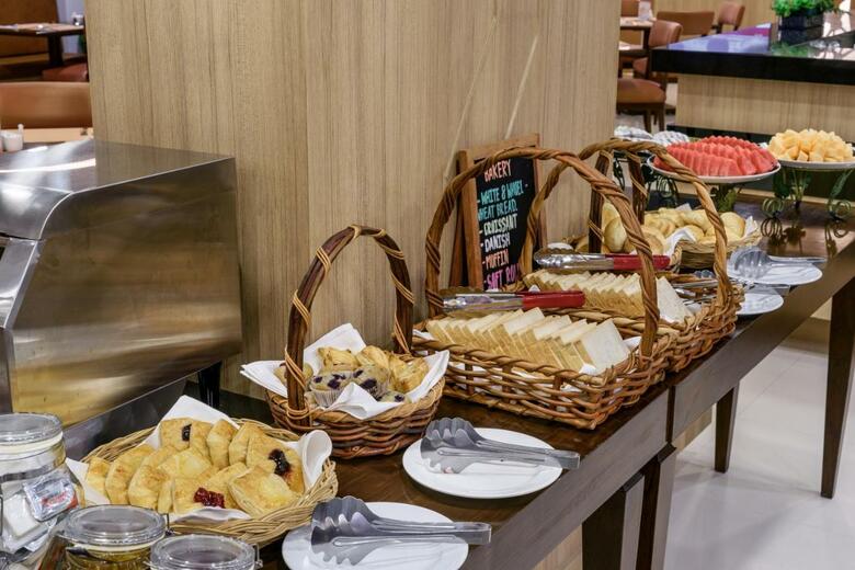 Hotel Adelphi Grande Sukhumvit By Compass Hospitality