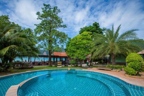 Hotel Phi Phi Andaman Beach Resort