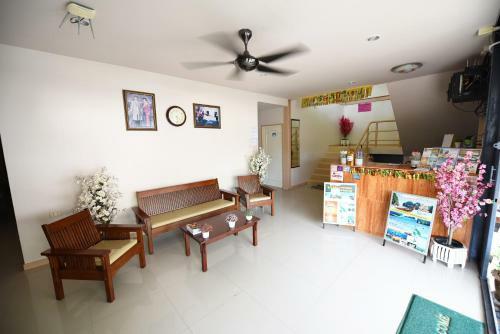 Hostal B Place Guesthouse