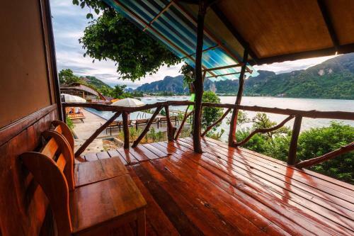 Hotel Phuphaya Seaview Resort