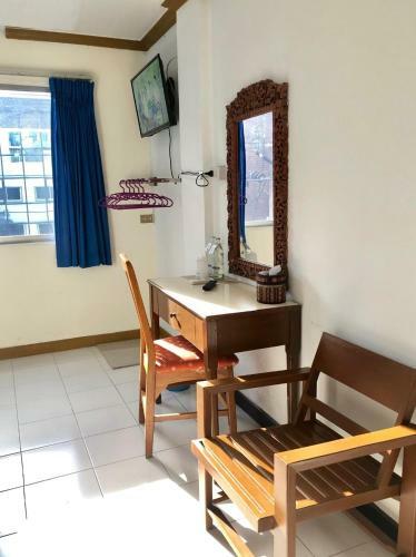 Hostal Bangkok Condotel