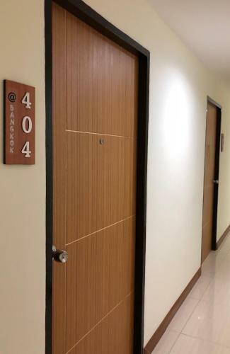 Hostal Bangkok Condotel