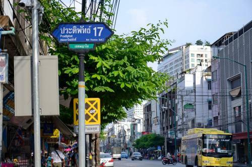 Hostal Bangkok Condotel