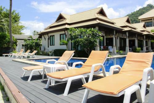 Hotel Poolsawat Villa