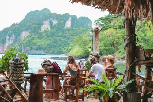 Hotel Phi Phi Sunset Bay Resort