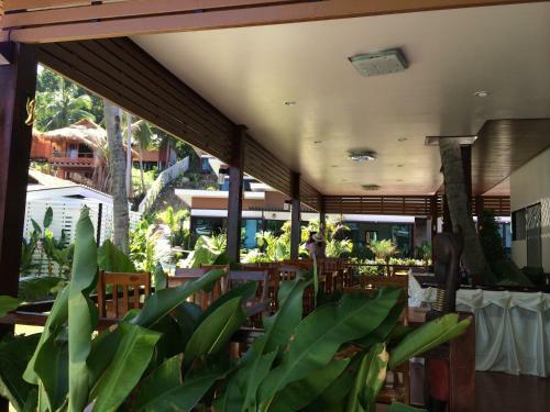 Hotel Kathalee Beach Resort & Spa