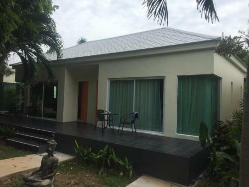 Hotel Samui Beach Resort