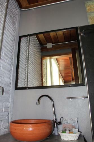 Hostal The Noi Guest House & Restaurant