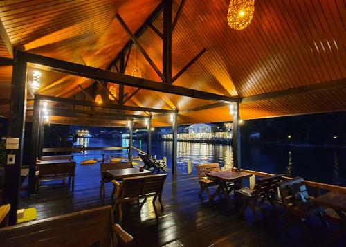 Hostal Baan Rim Nam