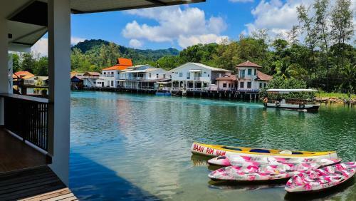 Hostal Baan Rim Nam