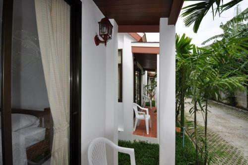 Hotel Baan Phuchalong Bungalow