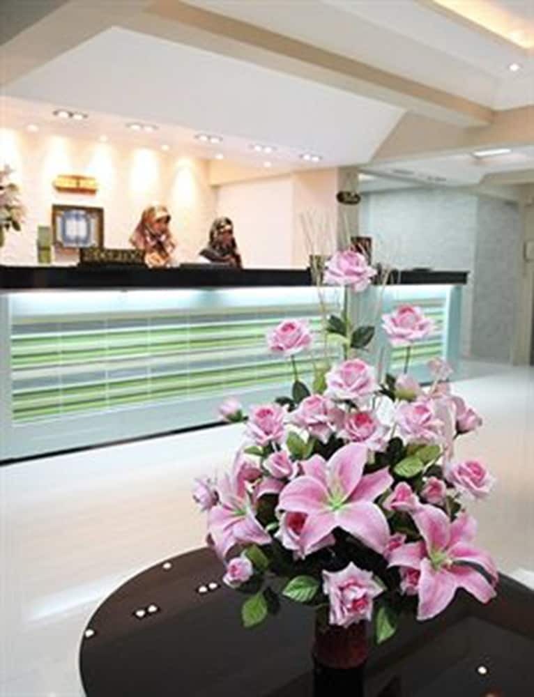 Lodge Shadi Home & Residence