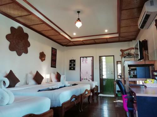 Hostal Macura Resort