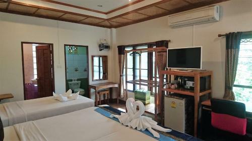 Hostal Macura Resort