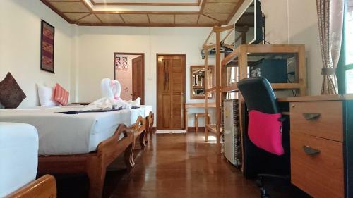 Hostal Macura Resort
