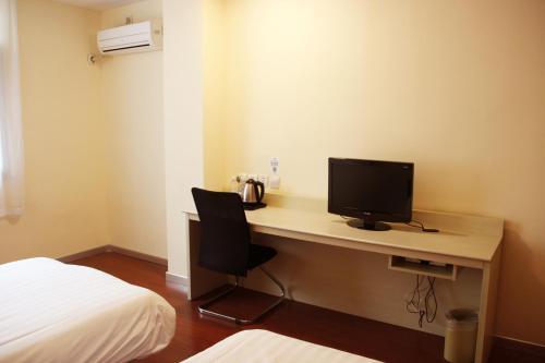 Hotel Hanting Express Urumqi Railway Station Branch
