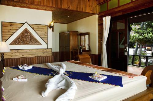 Dewshore Resort