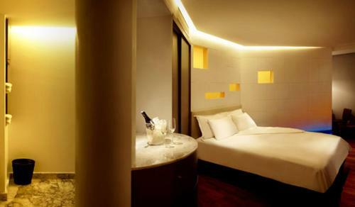 Lit Bangkok Hotel